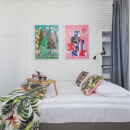 Solna Studio Cracow By Renters Krakau