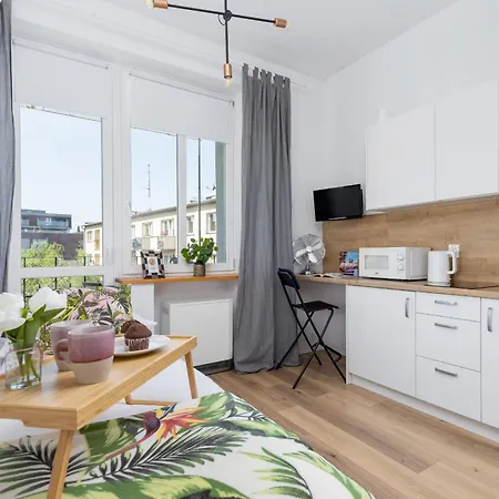 Solna Studio Cracow By Renters Apartment *