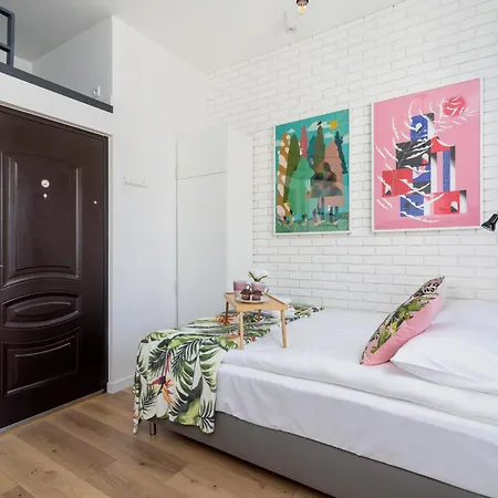 Solna Studio Cracow By Renters Apartment